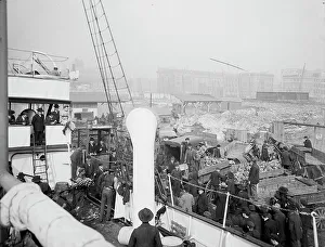 Import Prints: Unloading a banana steamer, Baltimore, Md. c1905. Creator: Unknown