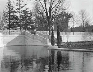 Bosworth William Welles Prints: Untermeyer [i.e. Untermyer] garden, 1917 Creator: Arnold Genthe