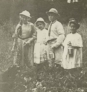Artists Nephew Gallery: Untitled (Flora, Elizabeth, Howard & Kitty in Lake George field), 1903 / 05