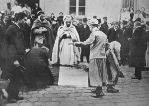 Rite Prints: An unusual sight in Paris, 1914
