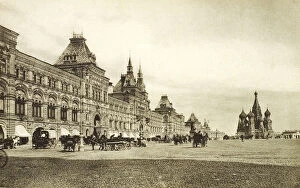 Images Dated 16th March 2010: The upper trading rows in Red Square, Moscow, Russia, 1910s