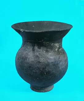 Prehistory Collection: Urn without decoration, from the necropolis of La Pedrera in Vallfogona de Balaguer