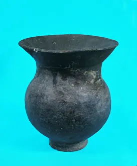 Iberian Prints: Urn without decoration, from the necropolis of La Pedrera in Vallfogona de Balaguer