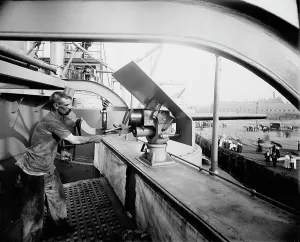 Seaman Prints: U.S.S. Oregon, 1-pounder and gunner, between 1896 and 1901. Creator: Unknown