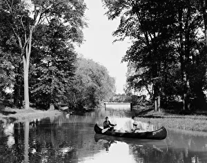 Vacation days, Belle Isle Park, exterior, Detroit, Mich. between 1900 and 1910. Creator: Unknown