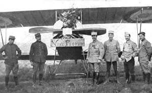 Airman Prints: Un Vaillant; Pegoud photographie devant son appareil