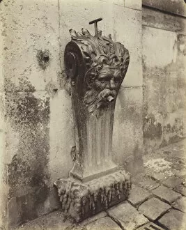 Versailles, Fontaine dans la Cour de Marbre, 1903. Creator: Eugene Atget