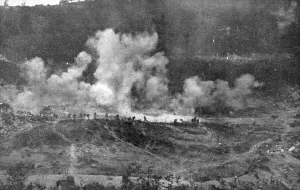 Explosions Prints: Victoire Italienne; dans le secteur du Montello: vagues italiennes s'elancant