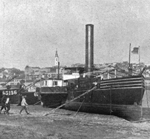Victoires sur le Front Oriental; A Belgrade: un bateau autrichien capture, 1914. Creator: Unknown