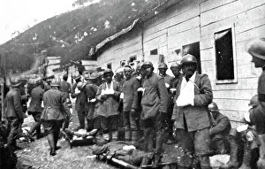 Stretcher Prints: Victorieuse Offensive Italienne; Un poste de secours italien pendant les operations de