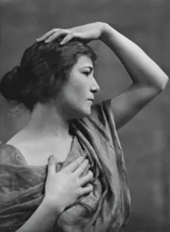 Victors, Miss, portrait photograph, 1915 May 18. Creator: Arnold Genthe