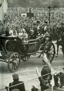 State Carriage Prints: Victory Drive - 8th June, 1946, 1947. Creator: Unknown