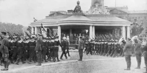 Victoria Monument Prints: Victory parade passing the Victoria Memorial and Buckingham Palace, London, 19 July, 1919