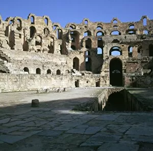 Mahdia Governorate Gallery: View of the interior of a Roman colosseum, 2nd century