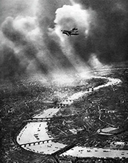 Cloud Collection: View of London, 1926-1927. Artist: Captain Alfred G Buckham