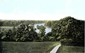 Images Dated 9th August 2006: View of the Thames From Richmond Hill, London, 20th Century
