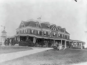 Yacht Club Prints: View of yacht club, Oyster Bay, L.I. N.Y. 1905, n.d.. Creator: Frances Benjamin Johnston