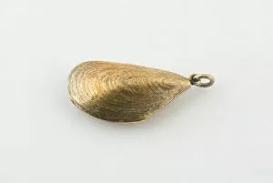 Silverware Collection: Vinaigrette in the Form of a Mussel Shell, London, 1876. Creator: Unknown
