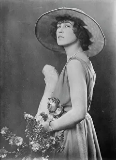 Superiority Prints: Violette Selfridge, between c1915 and c1920. Creator: Bain News Service