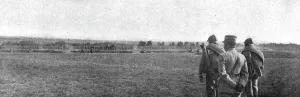 Visite du general Joffre aux troupes Russes en Champagne; Manoeuvres d'attaque et de... 1916. Creator: Unknown