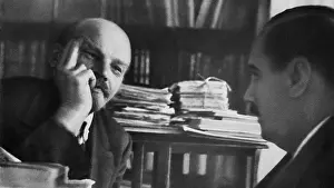 Power Prints: Vladimir Lenin in conversation with the writer H