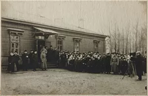 Leo Tolstoy Gallery: Waiting for removal of the Leo Tolstoys body at the Astapovo station, November 20, 1910, 1910