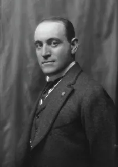 Smart Prints: Walter, H.D. Mr. portrait photograph, 1912 Dec. 1. Creator: Arnold Genthe