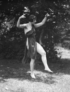 Revealing Prints: Wanger, Beatrice, Miss, 1921 June 21. Creator: Arnold Genthe