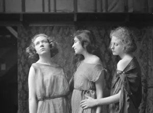 Wanger, Beatrice, Miss, and other dancers, between 1912 and 1920. Creator: Arnold Genthe