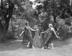 Wanger, Beatrice, Miss, and Miss Solveig Hornbeck, 1921 June 21. Creator: Arnold Genthe