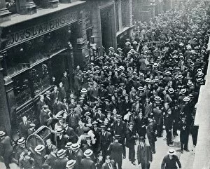 Battalion Gallery: The war crisis in the city: The closing of the London Stock Exchange, 1914