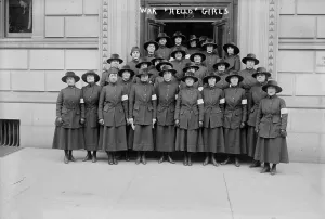 Switchboard Prints: War Hello girls, between c1915 and c1920. Creator: Bain News Service
