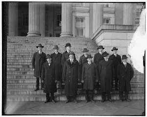 Us Capitol Prints: War Savings Committee, between 1910 and 1920