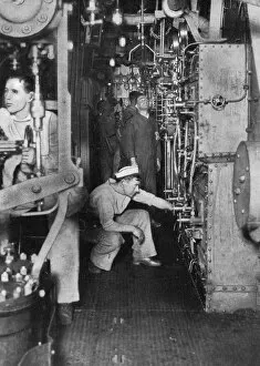 Images Dated 16th January 2008: A warships boiler room, First World War, 1914-1918, (c1920)
