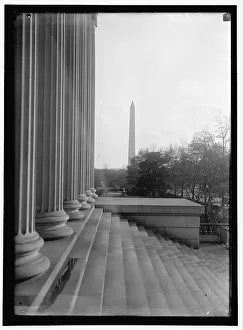 Washington Monument, between 1909 and 1923. Creator: Harris & Ewing. Washington Monument, between 1909 and 1923. Creator: Harris & Ewing
