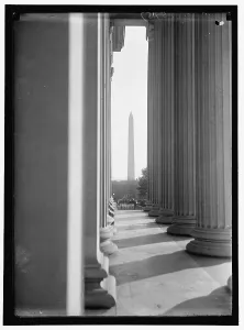 Washington Monument, between 1909 and 1923. Creator: Harris & Ewing. Washington Monument, between 1909 and 1923. Creator: Harris & Ewing