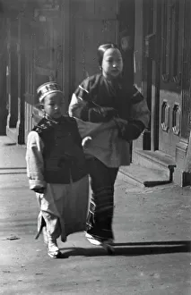 Chinese American Prints: Washington Street, Chinatown, San Francisco, between 1896 and 1906. Creator: Arnold Genthe