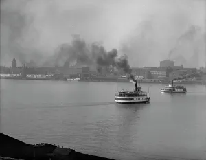 Steamboats Prints: Waterfront, Detroit, Mich. between 1900 and 1910. Creator: Unknown
