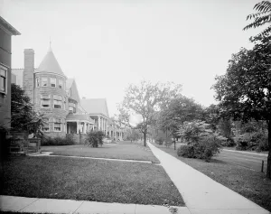 Western Boulevard, Detroit, Mich. between 1900 and 1920. Creator: Unknown