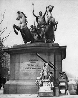 Boedicea Gallery: Westminster Bridge monument, London, 1926-1927.Artist: McLeish