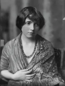 Hesitant Prints: White, Gilbert, Mrs. portrait photograph, 1914 June 18. Creator: Arnold Genthe
