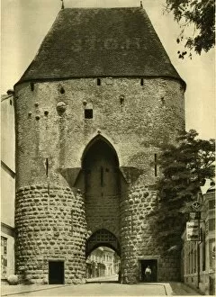 Gatehouse Collection: The Wiener Tor, Hainburg an der Donau, Lower Austria, c1935. Creator: Unknown