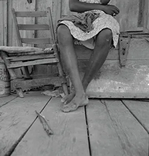 Mississippi United States Of America Prints: Wife of Mississippi sharecropper, 1937. Creator: Dorothea Lange