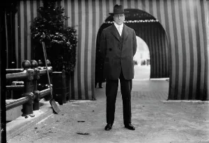 Shovel Prints: William Randolph Hearst - Snap At Willard