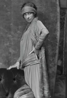 Seductive Prints: Williams, Harry, Mrs. portrait photograph, 1914 June 30. Creator: Arnold Genthe