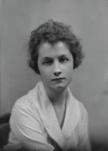 Williams, Miss, portrait photograph, 1917 Apr. 14. Creator: Arnold Genthe
