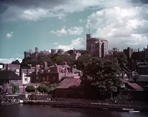 Day Out Prints: Windsor Castle from the Thames, Berkshire, c1955. Creator: Arthur Charles Kirby Ware
