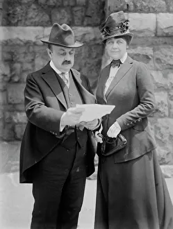 Senator Prints: Wm. Reynolds & wife, between c1915 and c1920. Creator: Bain News Service