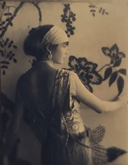 Adolf Gayne De Meyer Prints: Woman, half-length portrait, facing right