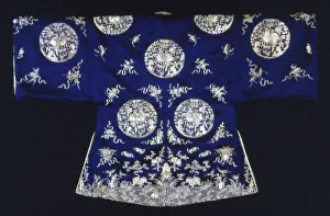Woman's Waitao (Semiformal Domestic Surcoat), China, Qing dynasty (1644-1911) Woman's Waitao (Semiformal Domestic Surcoat), China, Qing dynasty (1644-1911)
